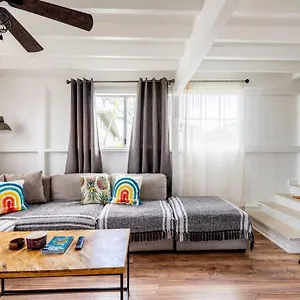 Somewhere Over The Rainbow Loft With Ac Holiday home